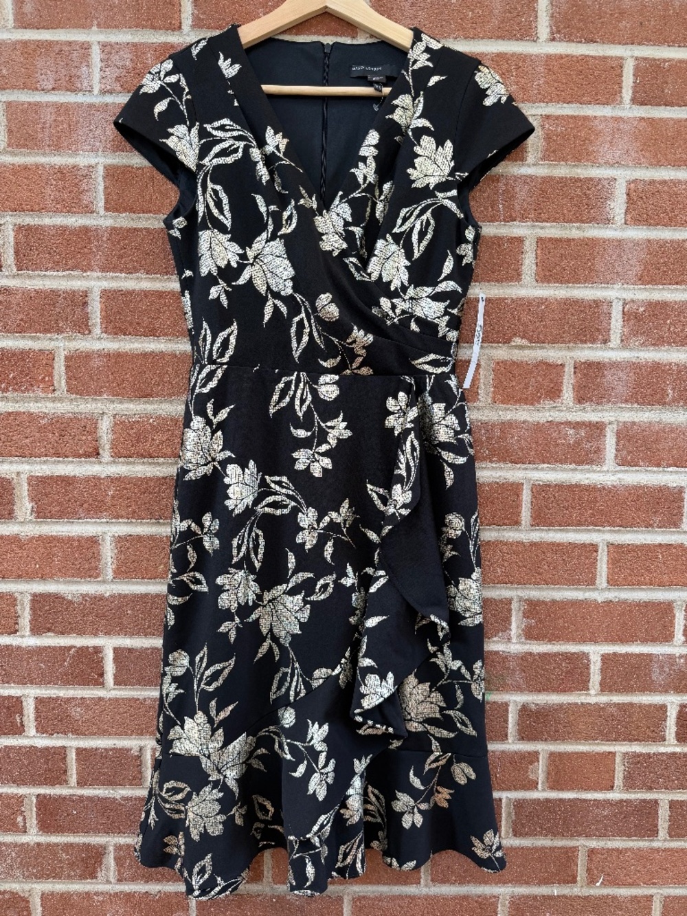 Maggy London Black & Gold Floral Faux Wrap Ruffle Dress Size 2 NWT